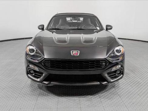 Used 2018 FIAT 124 Spider Abarth w/ Convenience Group RWD image 9