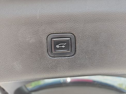Used 2018 Buick Enclave Essence w/ Trailering Package AWD/4WD image 25