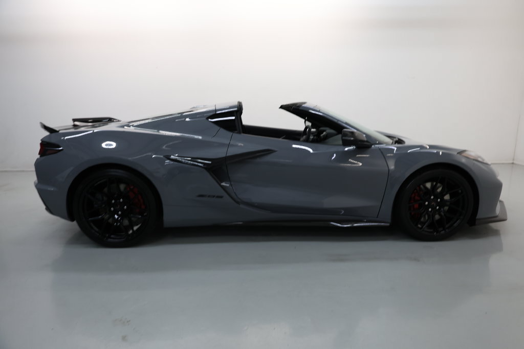 Used 2024 Chevrolet Corvette Z06 w/ Stealth Interior Trim Package RWD image 72