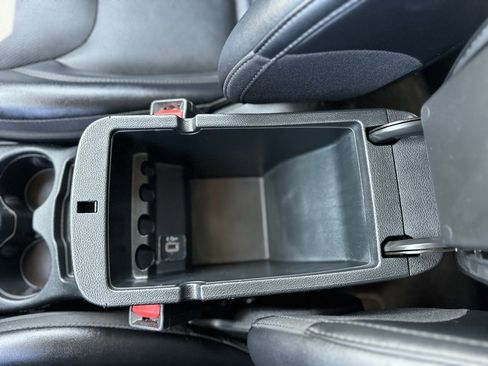 Used 2023 Jeep Cherokee Altitude Lux image 23