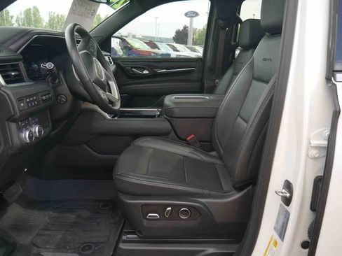 Used 2024 GMC Yukon XL Denali AWD/4WD image 27