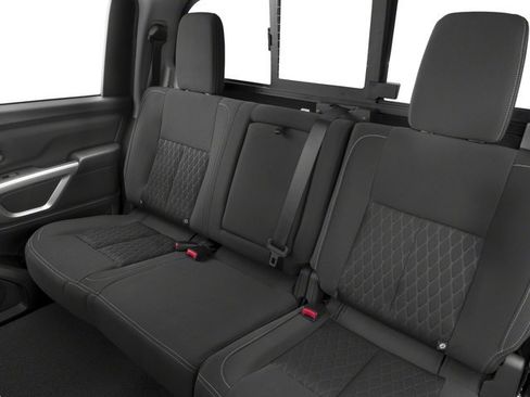 Used 2018 Nissan Titan SV w/ SV Convenience Package AWD/4WD image 17