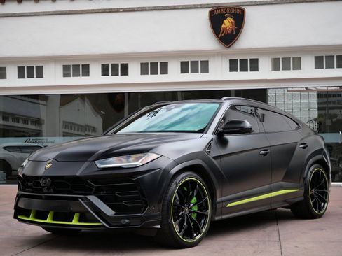 Used 2022 Lamborghini Urus image 12