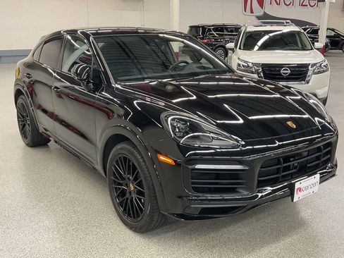 Used 2023 Porsche Cayenne GTS image 3