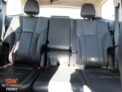 Used 2022 Subaru Ascent Limited image 23