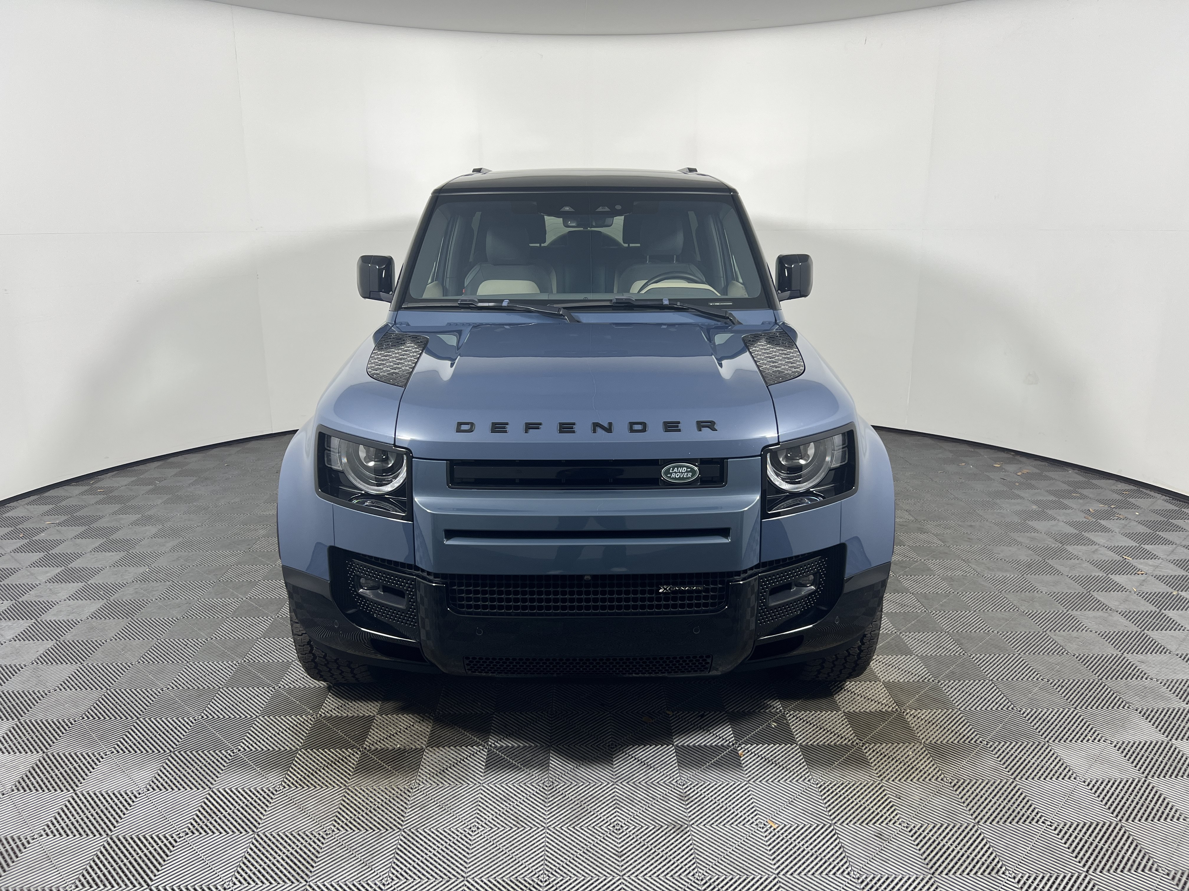 Used 2022 Land Rover Defender 90 X-Dynamic SE AWD/4WD image 8