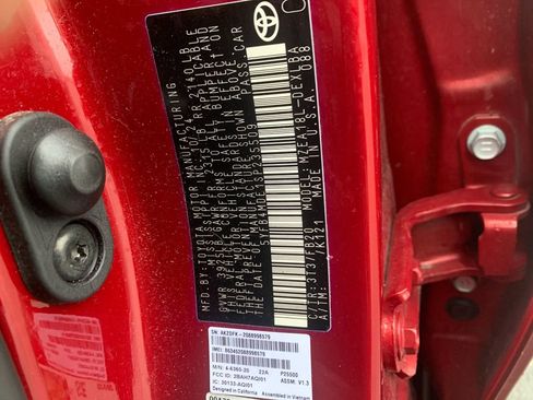 Used 2025 Toyota Corolla LE image 33