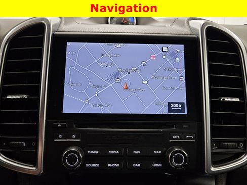 Used 2018 Porsche Cayenne Platinum Edition image 18