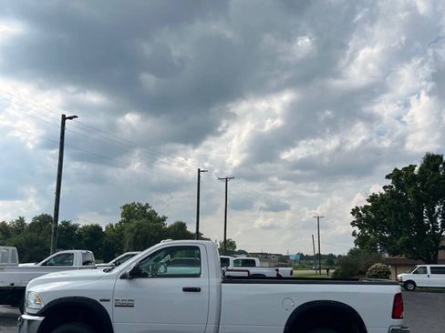 Used 2016 RAM 2500 Tradesman w/ Chrome Appearance Group AWD/4WD image 7