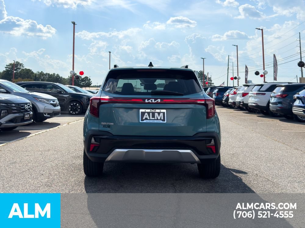 Used 2024 Kia Seltos EX FWD image 11