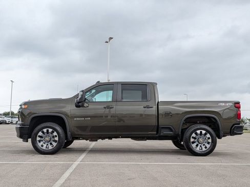 Used 2023 Chevrolet Silverado 2500 Custom w/ Custom Value Package AWD/4WD image 7