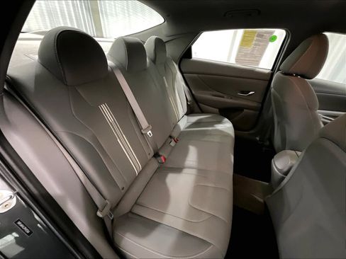 Used 2023 Hyundai Elantra SEL w/ Cargo Package image 16