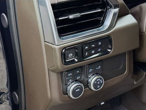 Used 2025 GMC Yukon Elevation w/ Technology Package image 12