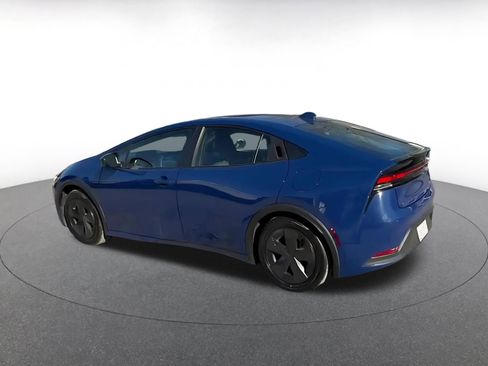 Used 2025 Toyota Prius LE image 10