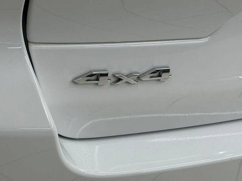 Used 2023 Jeep Grand Cherokee Laredo w/ Luxury Tech Group I AWD/4WD image 34