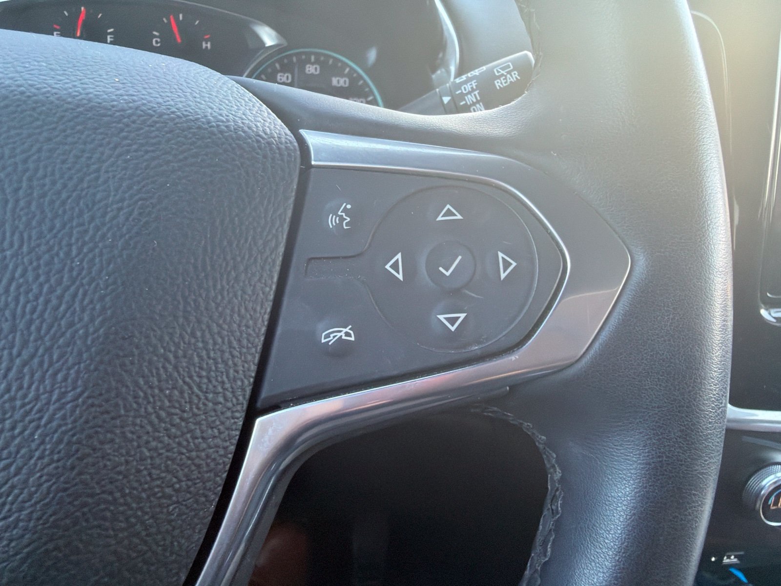Used 2024 Chevrolet Traverse RS FWD image 10