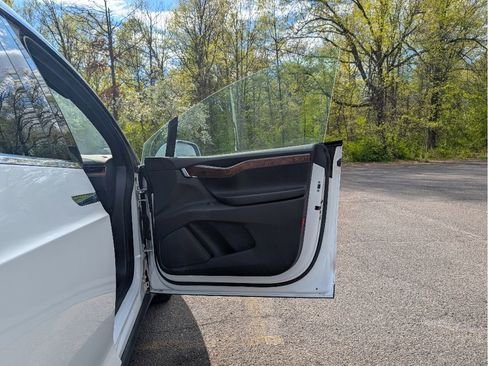 Used 2020 Tesla Model X Long Range AWD/4WD image 14