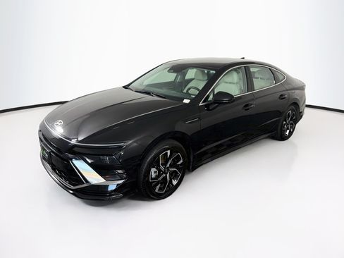Used 2025 Hyundai Sonata SEL FWD image 3