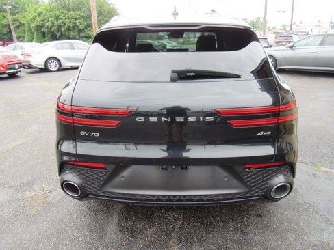 Used 2022 Genesis GV70 2.5T w/ Sport Prestige Package AWD/4WD image 11