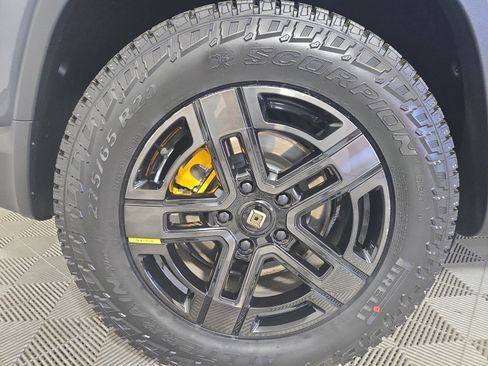 Used 2024 Rivian R1S Adventure image 12