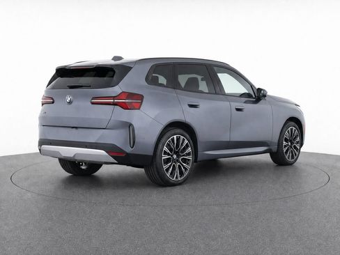 Used 2025 BMW X3 xDrive30i AWD/4WD image 3