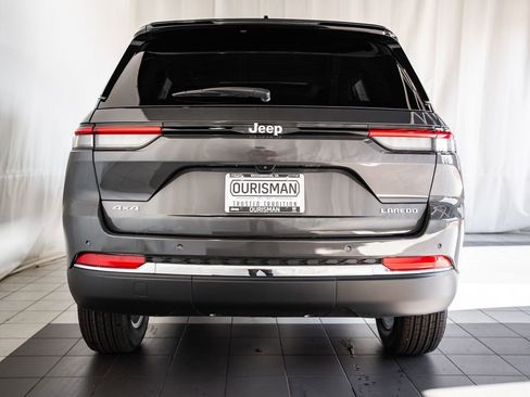 New 2025 Jeep Grand Cherokee Laredo X w/ Luxury Tech Group I image 4