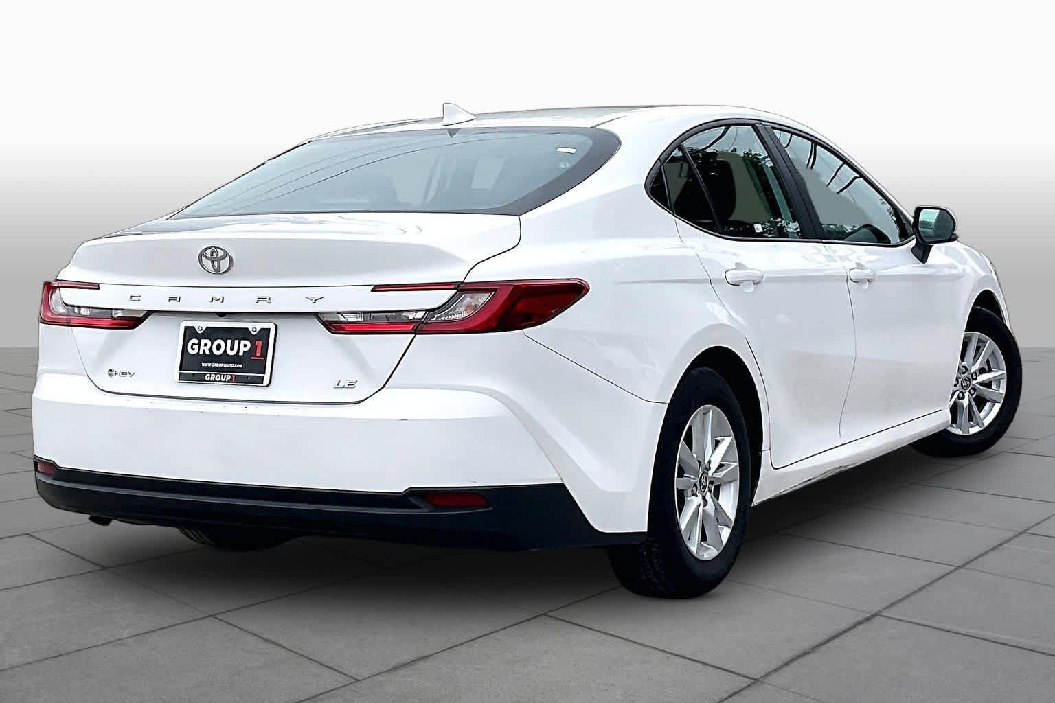 Used 2025 Toyota Camry LE w/ Convenience Package FWD image 13
