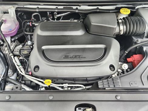 New 2026 Chrysler Pacifica Select image 35
