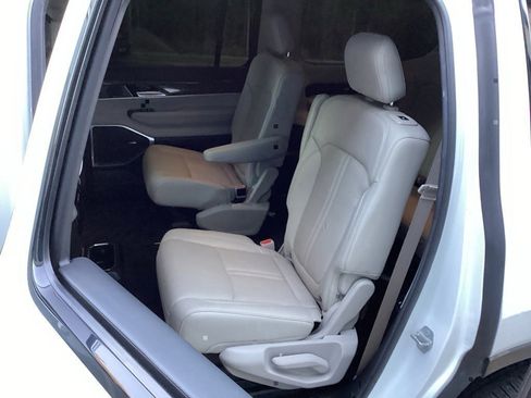 Used 2022 Jeep Wagoneer Series II w/ Premium Group I image 41