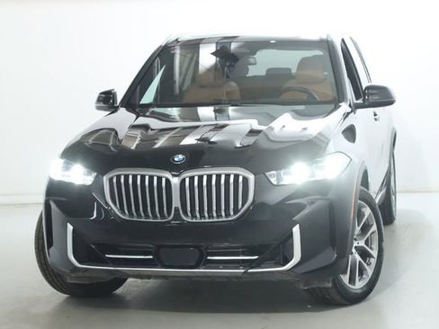 Certified 2025 BMW X5 xDrive40i w/ Premium Package image 3