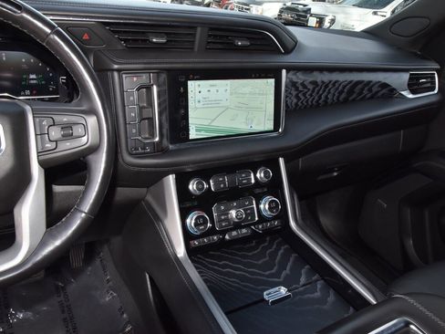 Used 2023 GMC Yukon XL Denali w/ Denali Reserve Package image 29