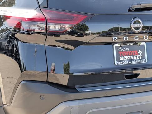 Used 2023 Nissan Rogue SV FWD image 6