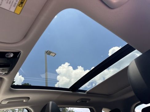 Used 2025 Kia Sorento EX w/ Panoramic Sunroof Package AWD/4WD image 39