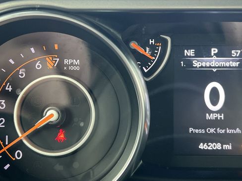 Used 2023 Jeep Gladiator Sport w/ Off Road Group image 11