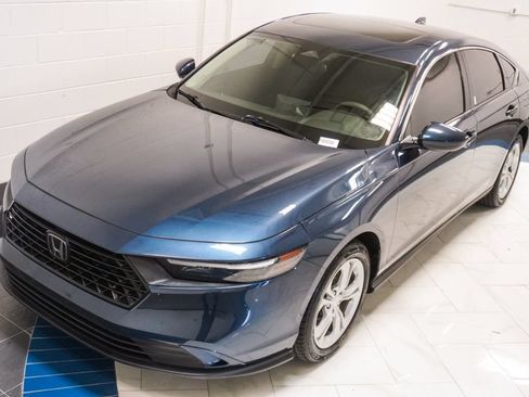 Used 2023 Honda Accord EX image 38