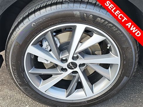 Used 2025 Genesis GV80 2.5T Select image 12