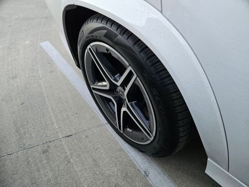 Used 2024 Mercedes-Benz GLS 450 4MATIC image 7