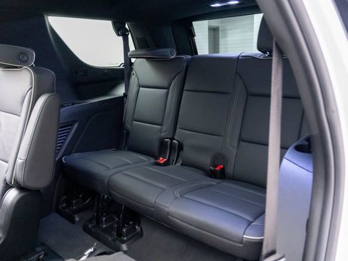 Used 2023 Chevrolet Tahoe Premier AWD/4WD image 18