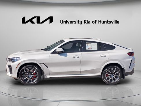 Used 2022 BMW X6 xDrive40i w/ Executive Package image 4