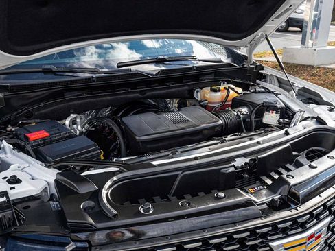 Used 2024 Cadillac Escalade Premium Luxury image 33