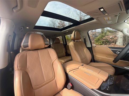 Certified 2025 INFINITI QX80 Sensory image 28