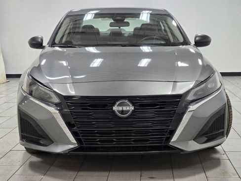 Used 2024 Nissan Altima 2.5 SV image 8