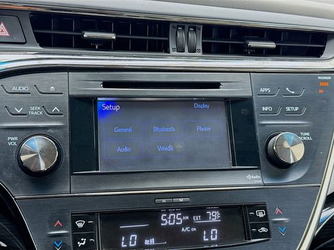 Used 2014 Toyota Avalon XLE Touring FWD image 9