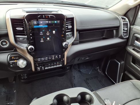 Used 2023 RAM 2500 Laramie AWD/4WD image 3
