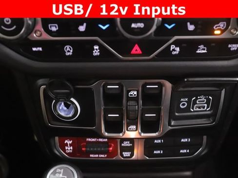 Used 2024 Jeep Gladiator Rubicon w/ Technology Group AWD/4WD image 24