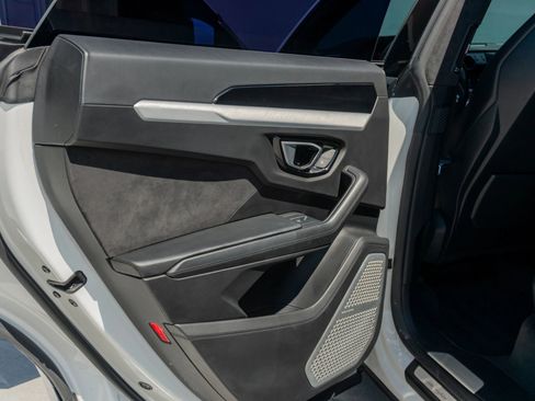 Used 2019 Lamborghini Urus Sport Utility 4D image 67