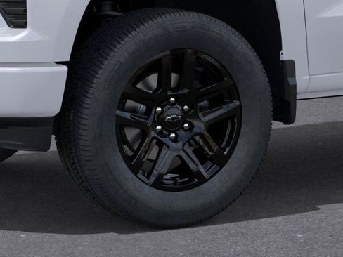 New 2026 Chevrolet Silverado 1500 Custom RWD image 9