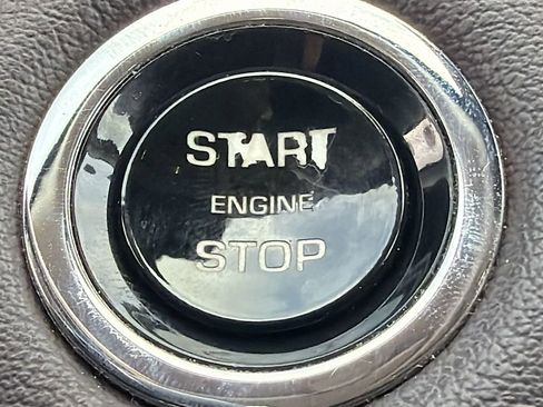 Used 2019 Jaguar XJ R-Sport image 36