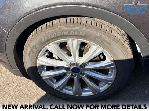 Used 2019 Ford Escape SEL image 7