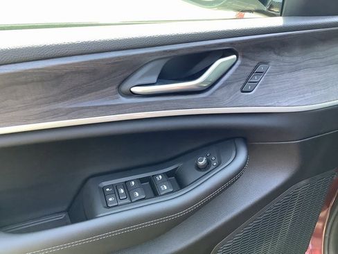 New 2025 Jeep Grand Cherokee Limited w/ Trailer Tow Package image 10